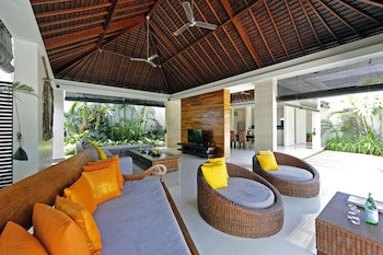 Chandra Bali Villas