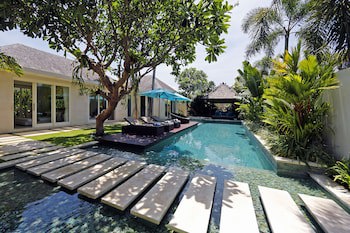 Chandra Bali Villas