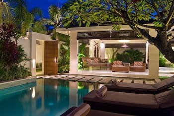 Chandra Bali Villas