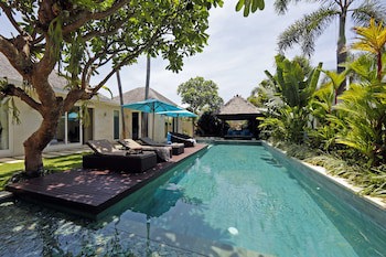 Chandra Bali Villas