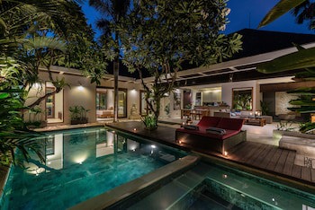 Chandra Bali Villas