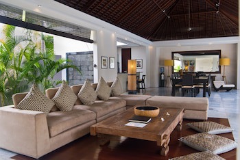 Chandra Bali Villas