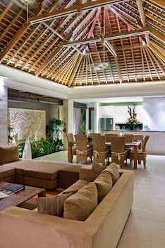 Chandra Bali Villas