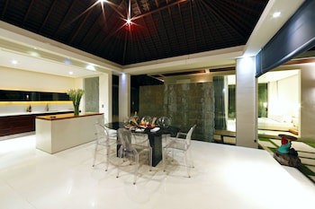 Chandra Bali Villas