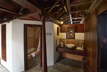 The Leela Ashtamudi, A Raviz Hotel
