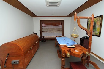 The Leela Ashtamudi, A Raviz Hotel