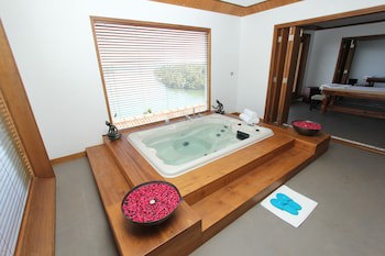 The Leela Ashtamudi, A Raviz Hotel