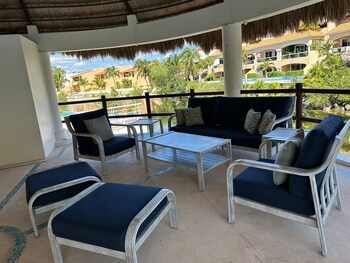 Coral Maya Stay Suites