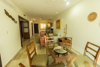 Coral Maya Stay Suites