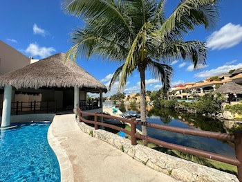 Coral Maya Stay Suites