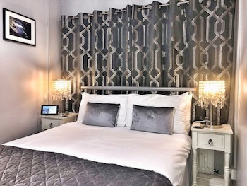 Elagh View Bed & Breakfast
