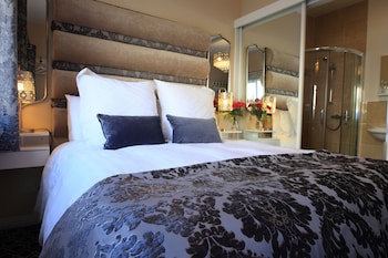 Elagh View Bed & Breakfast