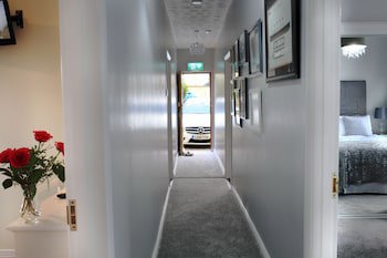 Elagh View Bed & Breakfast