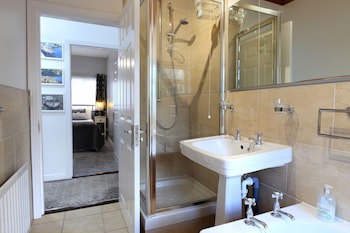 Elagh View Bed & Breakfast