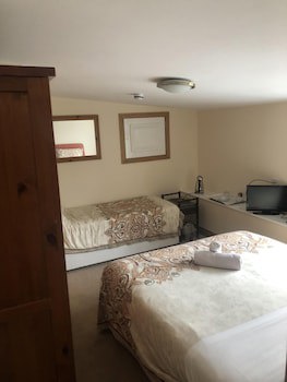 Sir Alfred Munnings Hotel
