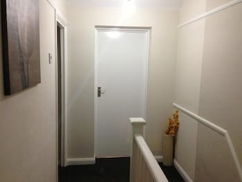 Apple House Guesthouse Heathrow Airport