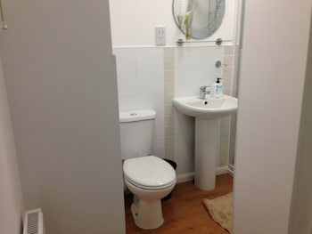Apple House Guesthouse Heathrow Airport