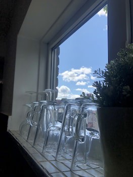 Apple House Guesthouse Heathrow Airport
