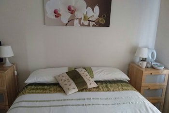 Apple House Guesthouse Heathrow Airport