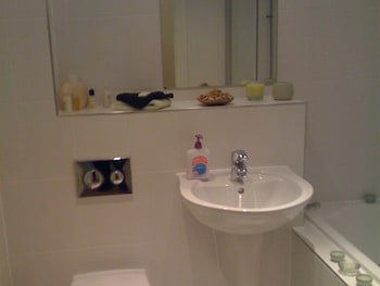 Apple House Guesthouse Heathrow Airport