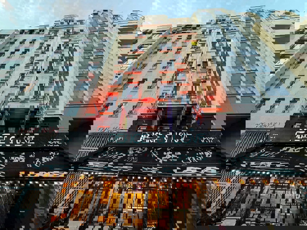 Peace & Love - Hostel