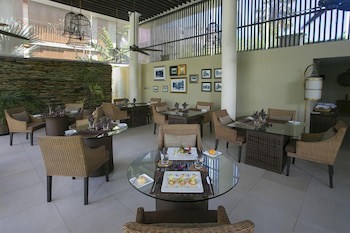 Dhevatara Beach Hotel