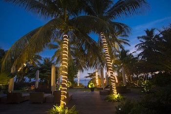 Dhevatara Beach Hotel