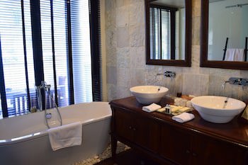Dhevatara Beach Hotel
