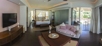 Dhevatara Beach Hotel