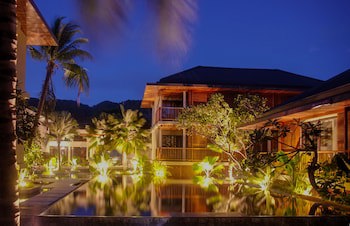 Dhevatara Beach Hotel