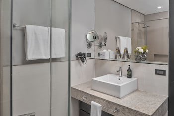 F1 Hotel Manila