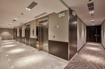 F1 Hotel Manila
