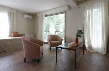 Plaza Paradiso Petit Hotel