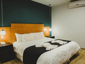 Plaza Paradiso Petit Hotel