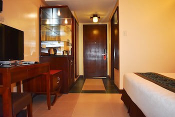 Golden Phoenix Hotel Boracay