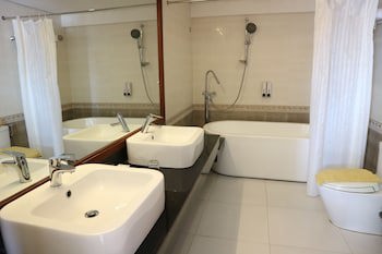 Golden Phoenix Hotel Boracay
