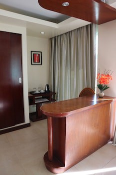 Golden Phoenix Hotel Boracay