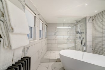 Apex Temple Court Hotel