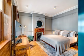 Apex Temple Court Hotel
