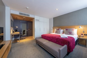 Apex Temple Court Hotel