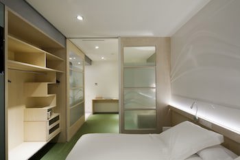 Ako Suite