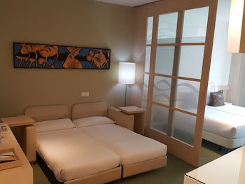 Ako Suite