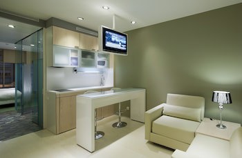 Ako Suite