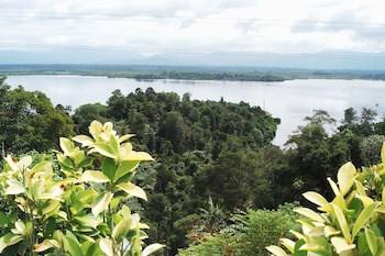 Bukit Merah Laketown Resort