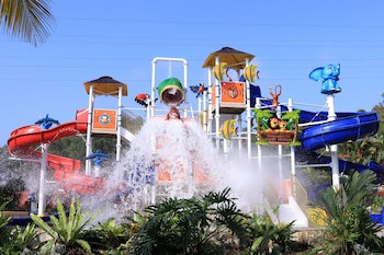 Bukit Merah Laketown Resort