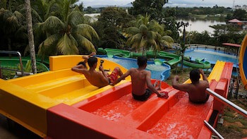 Bukit Merah Laketown Resort