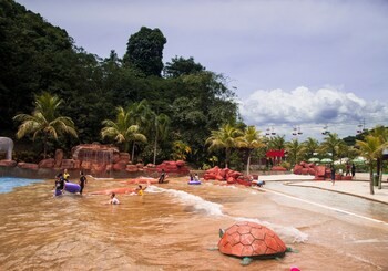 Bukit Merah Laketown Resort