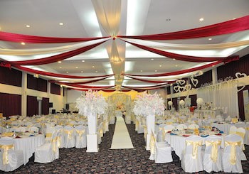 Bukit Merah Laketown Resort