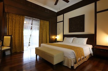 Bukit Merah Laketown Resort