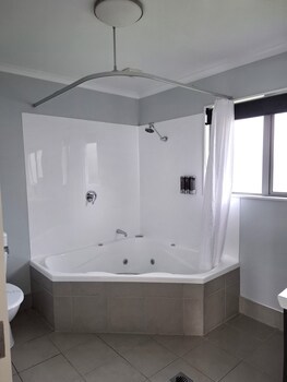 Aveda Motor Lodge